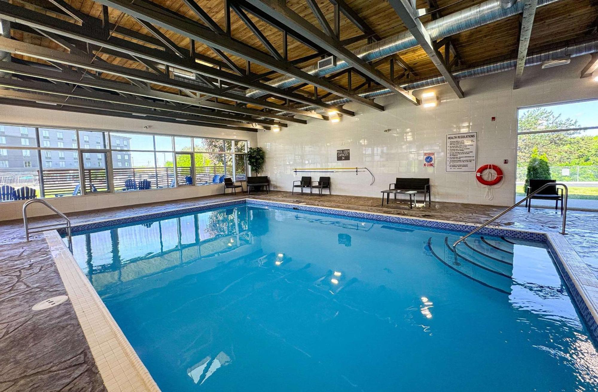 Comfort Suites Kingston Central Dış mekan fotoğraf